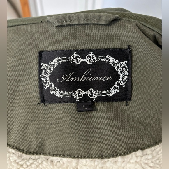 Anorak Military Parka Jacket with fur trimmed hood (Size Large) - Picture 5 of 7